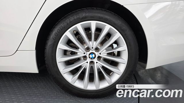 BMW 5-Series 520d xDrive Luxury Plus