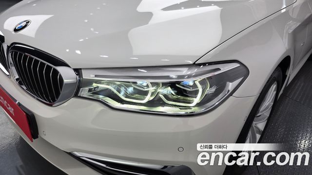 BMW 5-Series 520d xDrive Luxury Plus