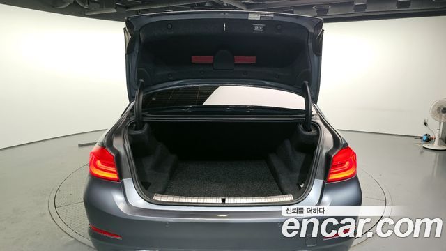 BMW 5-Series 520d Luxury Special Edition