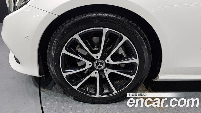Mercedes-Benz E-Class E250 Avantgarde