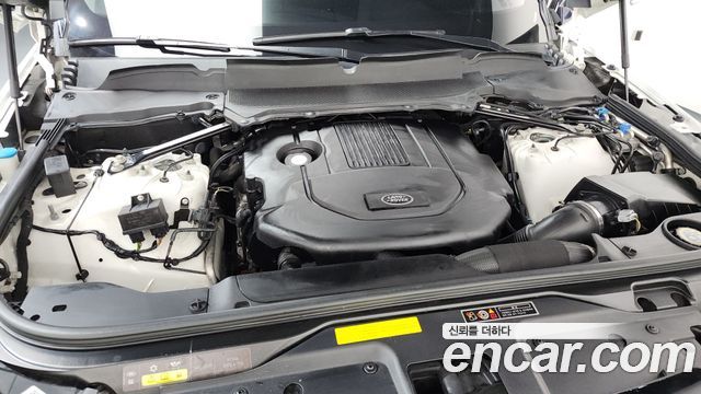 Land Rover Discovery 3.0 TD6 HSE Luxury
