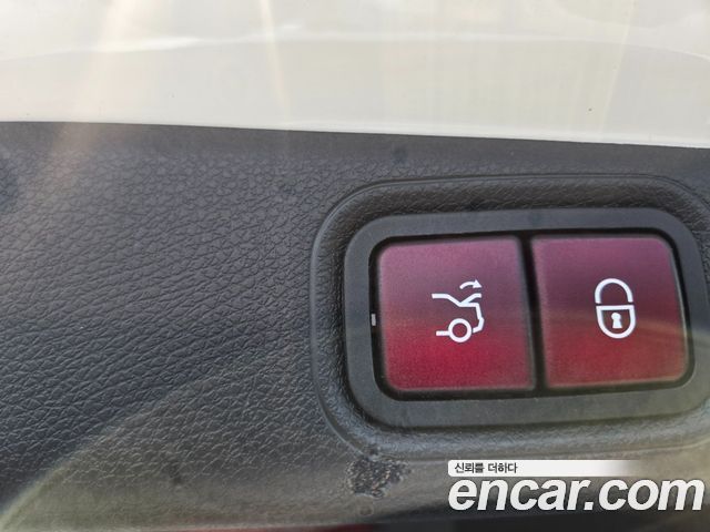 Mercedes-Benz E-Class E300 AV Intelligent Drive