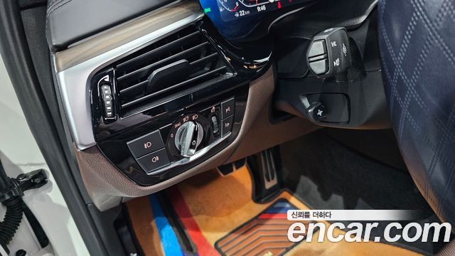 BMW 5-Series 530i M Sport Package Plus