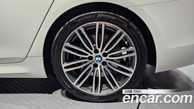 BMW 5-Series 530i M Sport Package Plus