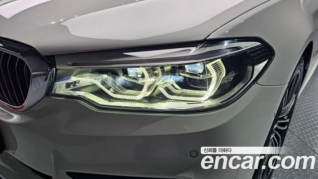 BMW 5-Series 530i M Sport Package Plus