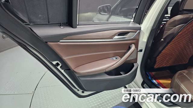 BMW 5-Series 530i M Sport Package Plus