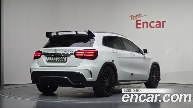 Mercedes-Benz GLA-Class GLA45 AMG 4MATIC