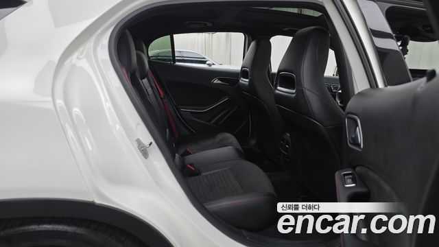 Mercedes-Benz GLA-Class GLA45 AMG 4MATIC