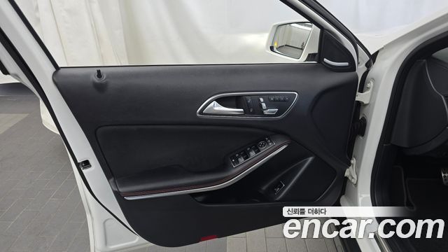Mercedes-Benz GLA-Class GLA45 AMG 4MATIC