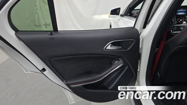 Mercedes-Benz GLA-Class GLA45 AMG 4MATIC