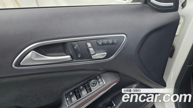 Mercedes-Benz GLA-Class GLA45 AMG 4MATIC
