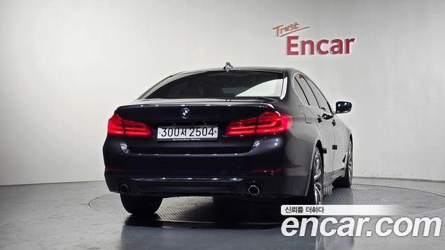 BMW 5-Series 520i Luxury