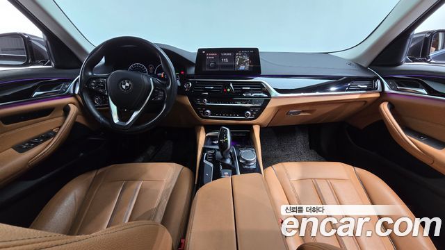 BMW 5-Series 520i Luxury