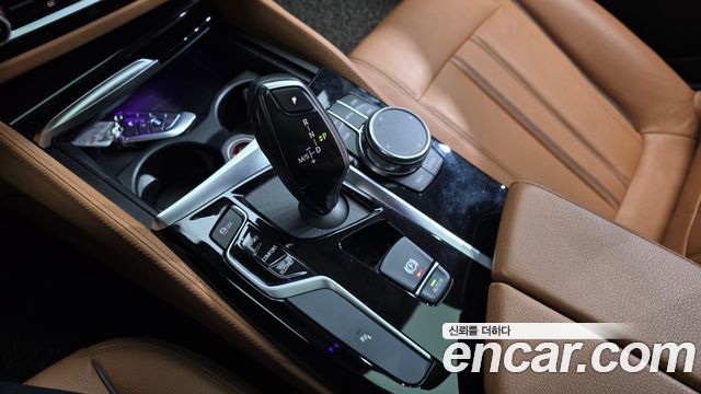 BMW 5-Series 520i Luxury