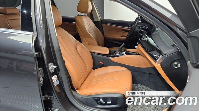 BMW 5-Series 520i Luxury