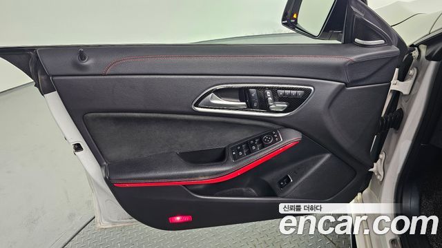 Mercedes-Benz CLA-Class CLA45 AMG 4MATIC