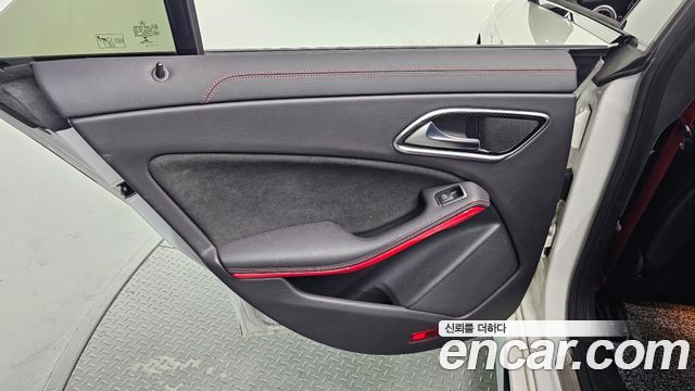 Mercedes-Benz CLA-Class CLA45 AMG 4MATIC