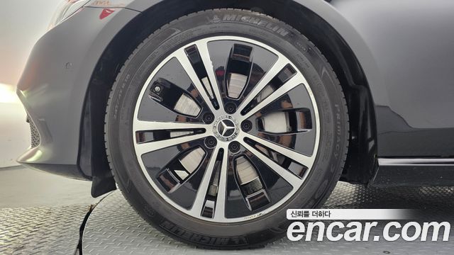Mercedes-Benz E-Class E300 Avantgarde