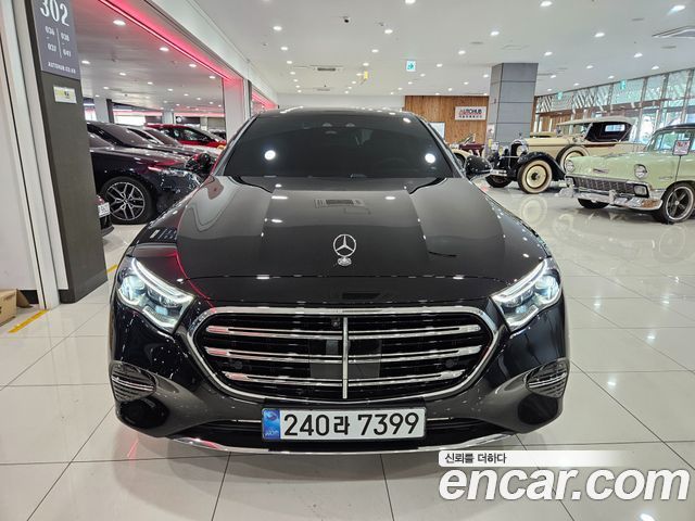 Mercedes-Benz E-Class E300 4MATIC Exclusive
