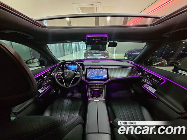 Mercedes-Benz E-Class E300 4MATIC Exclusive