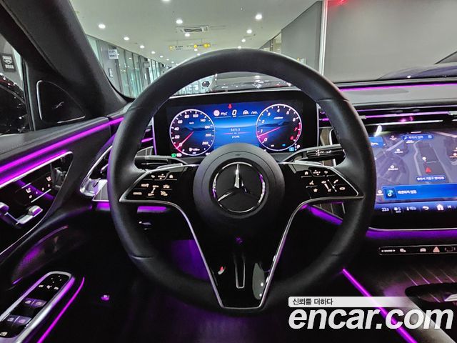 Mercedes-Benz E-Class E300 4MATIC Exclusive