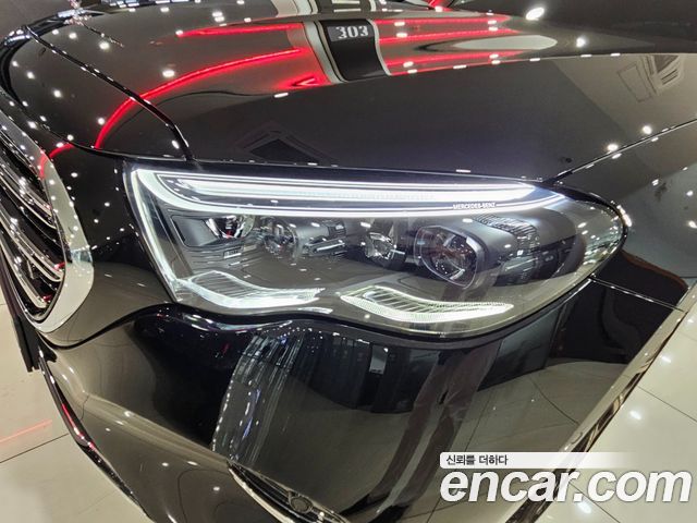 Mercedes-Benz E-Class E300 4MATIC Exclusive