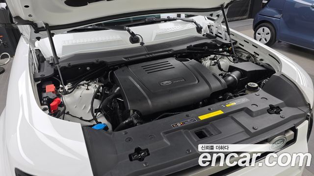 Land Rover Defender 110 P300 X-Dynamic SE