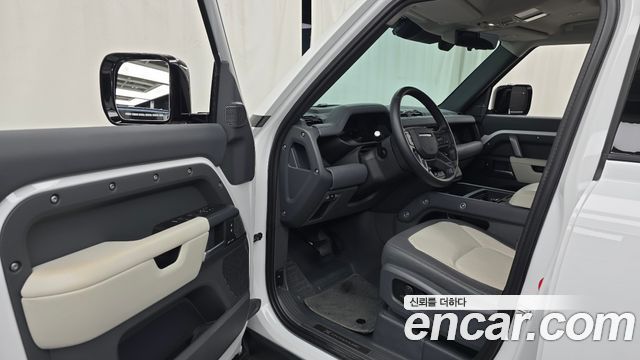 Land Rover Defender 110 P300 X-Dynamic SE