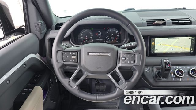 Land Rover Defender 110 P300 X-Dynamic SE