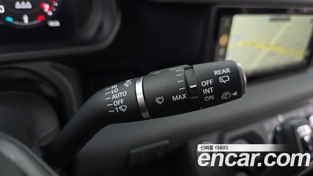 Land Rover Defender 110 P300 X-Dynamic SE