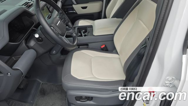 Land Rover Defender 110 P300 X-Dynamic SE