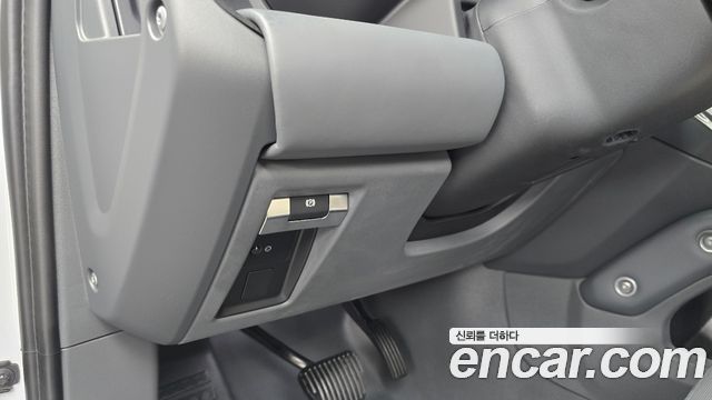 Land Rover Defender 110 P300 X-Dynamic SE