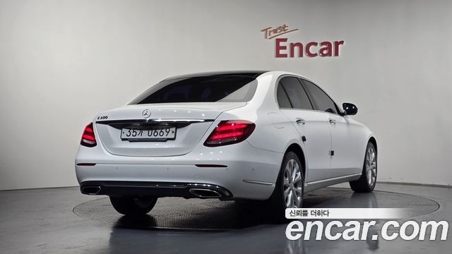 Mercedes-Benz E-Class E300 Exclusive