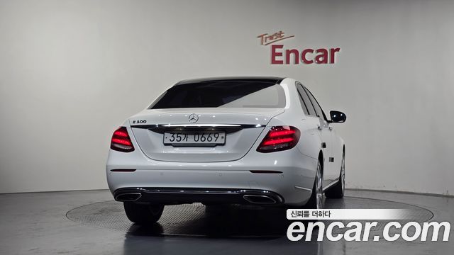 Mercedes-Benz E-Class E300 Exclusive