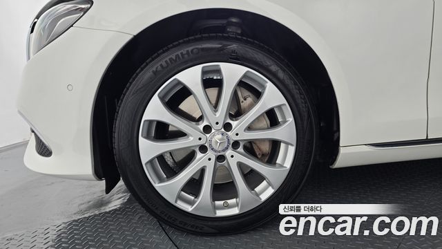 Mercedes-Benz E-Class E300 Exclusive