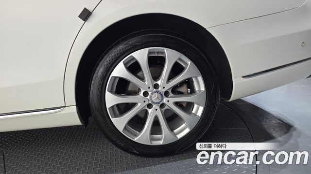 Mercedes-Benz E-Class E300 Exclusive
