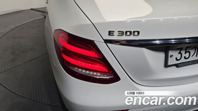 Mercedes-Benz E-Class E300 Exclusive
