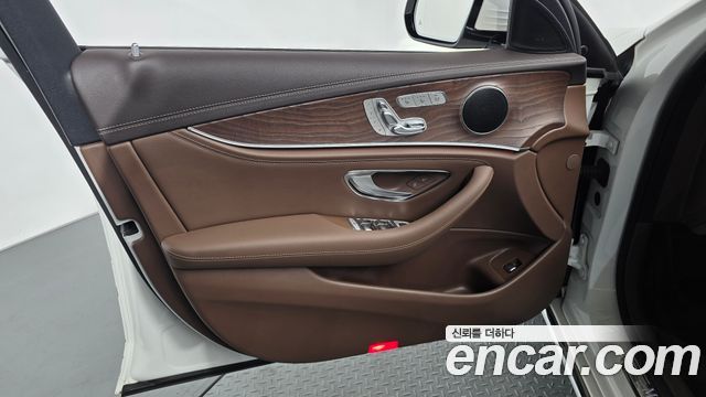 Mercedes-Benz E-Class E300 Exclusive