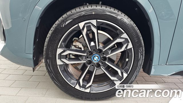BMW iX1 xDrive 30 M Sport