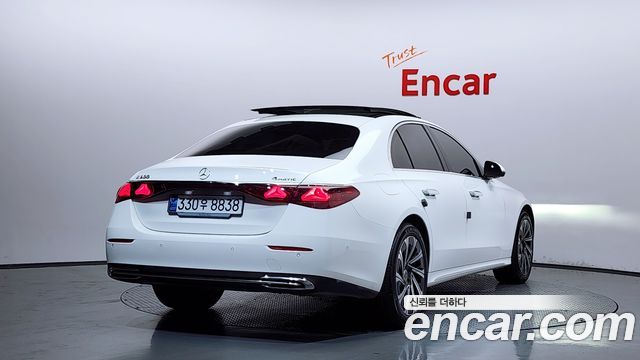 Mercedes-Benz E-Class E300 4MATIC Exclusive