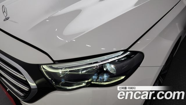 Mercedes-Benz E-Class E300 4MATIC Exclusive