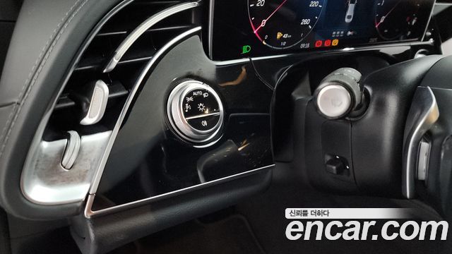 Mercedes-Benz E-Class E300 4MATIC Exclusive
