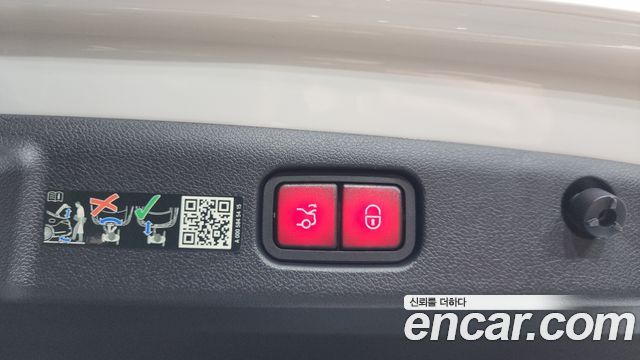 Mercedes-Benz E-Class E300 4MATIC Exclusive
