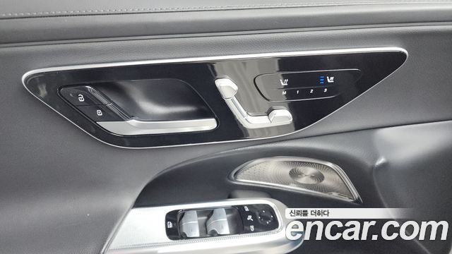 Mercedes-Benz E-Class E300 4MATIC Exclusive