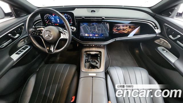 Mercedes-Benz E-Class E300 4MATIC Exclusive
