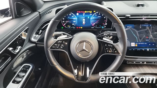 Mercedes-Benz E-Class E300 4MATIC Exclusive