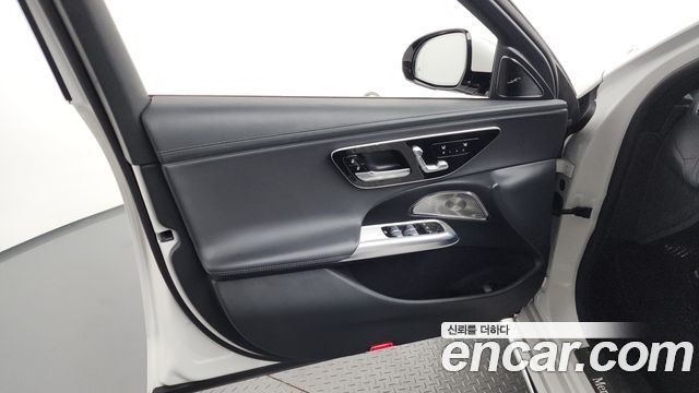 Mercedes-Benz E-Class E300 4MATIC Exclusive