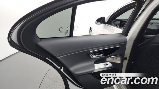 Mercedes-Benz E-Class E300 4MATIC Exclusive