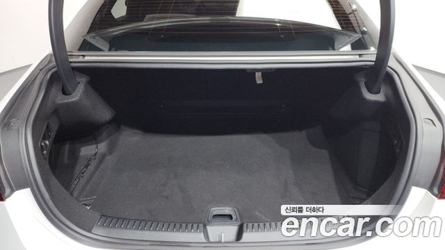 Mercedes-Benz E-Class E300 4MATIC Exclusive