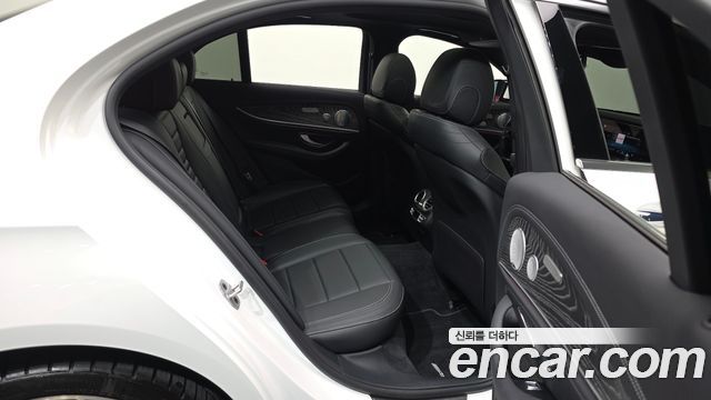 Mercedes-Benz E-Class E350 4MATIC AMG Line